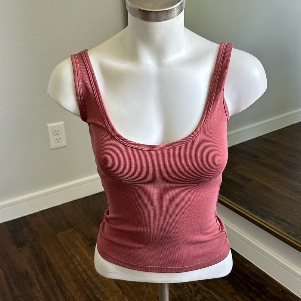 Scoop neck tank